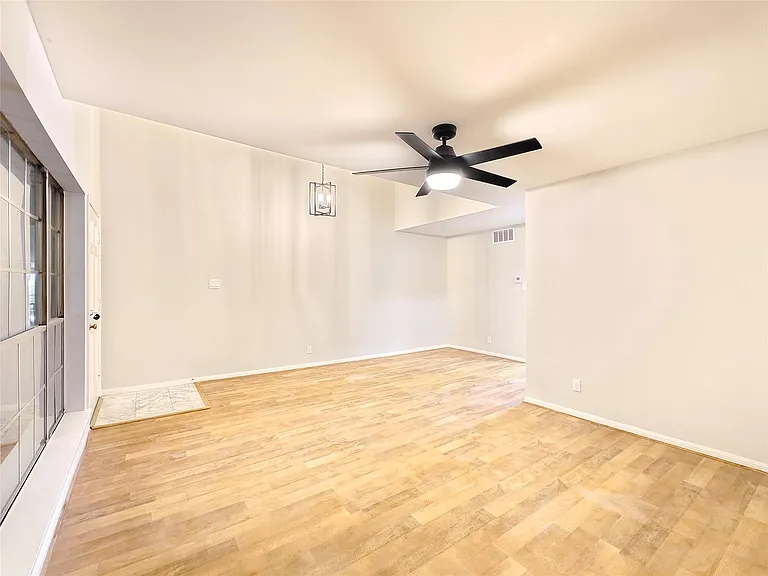 2507 Montrose Blvd #49 — Photo 7