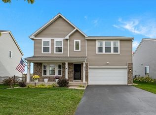 671 Dover St, Pingree Grove, IL 60140