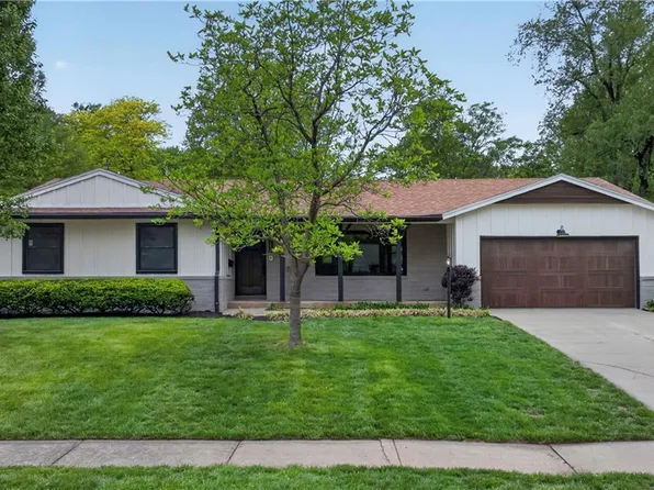 9112 Reeds Dr, Overland Park, KS 66207