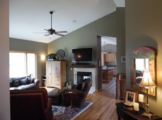 5320 Autumn Glen St, Kalamazoo, MI 49009