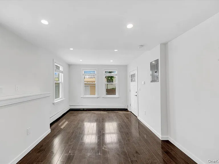 23 Colin St #GROUND FLOOR — Photo 4