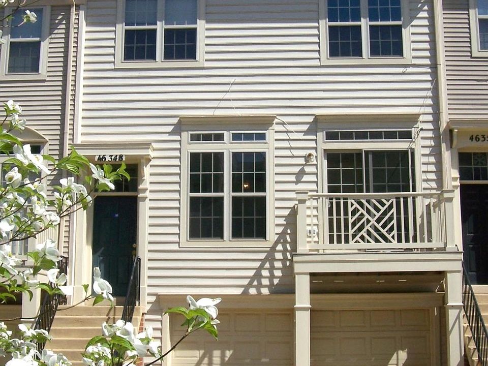 2BR/2BA/2 car garage!
