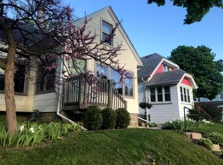 1462 S 82nd St, West Allis, WI 53214