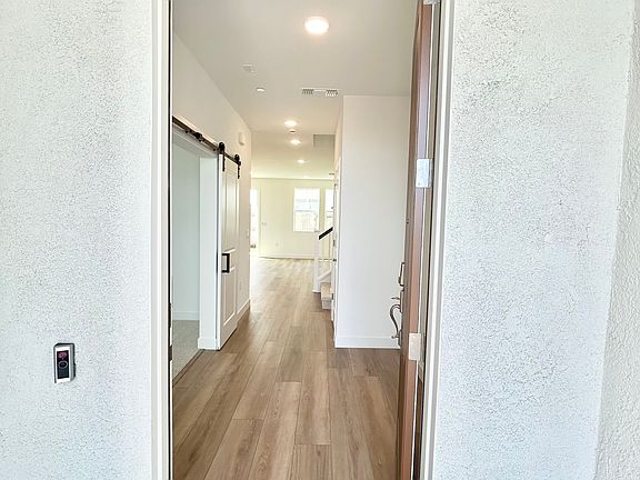 4th image of 16011 Pirates Cove Ln
