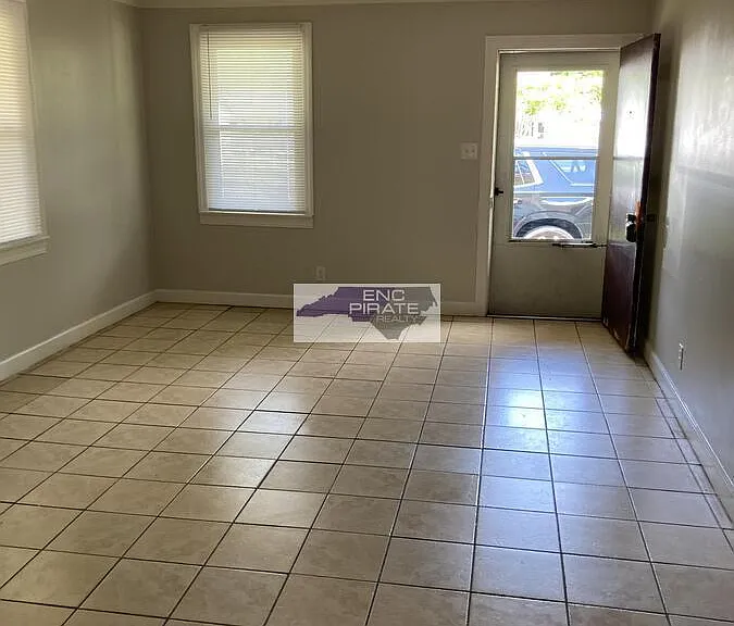 510 Charles St — Photo 2