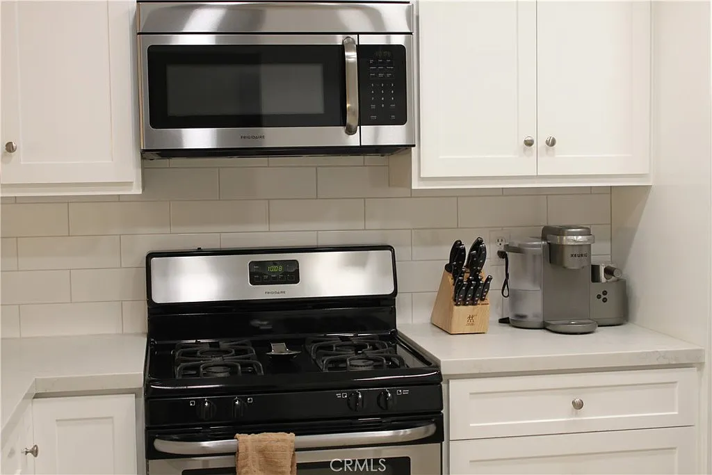 2 bed, 1409 sqft, $3,900 — Photo 4