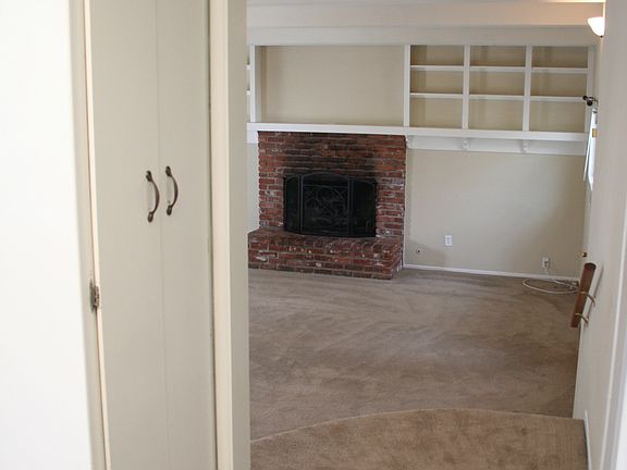 5th image of 6001 Acacia Ave