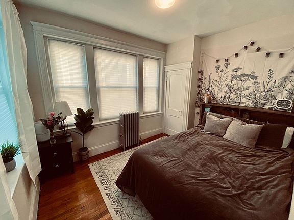 2nd image of 28 Park Vale Ave #310