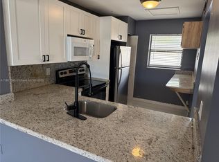 842 NE 209th St APT 201, Miami, FL 33179