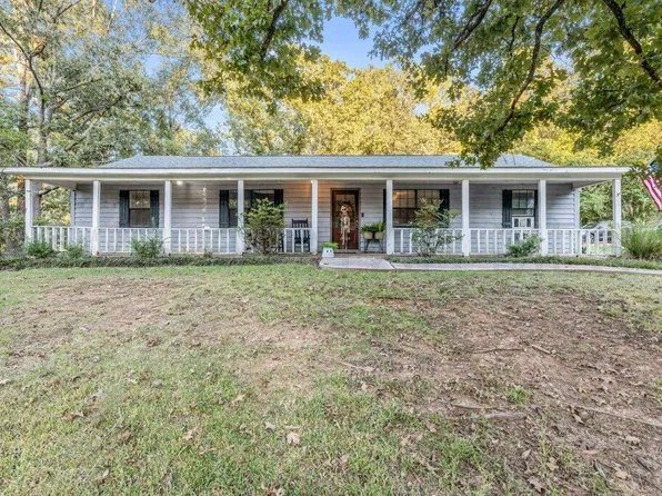 1546 Riviera Rd, Starkville, MS 39759