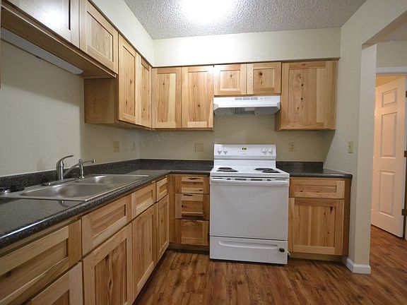 2nd image of 101-103 Johnson Dr #104