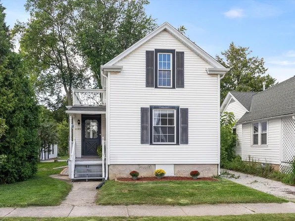 1123 12th AVENUE, Grafton, WI 53024