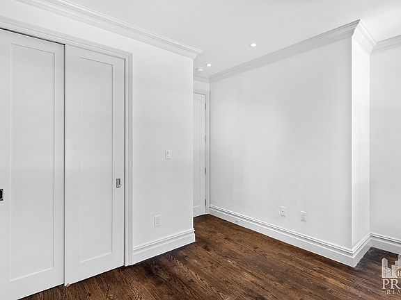 4th image of 244 10th Ave #2F