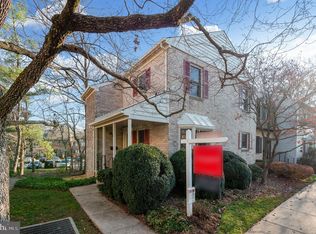7789 Heatherton Ln, Rockville, MD 20854