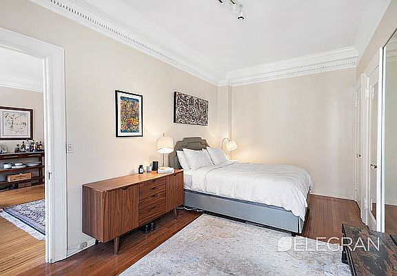 4th image of 510 Cathedral Pkwy #8D