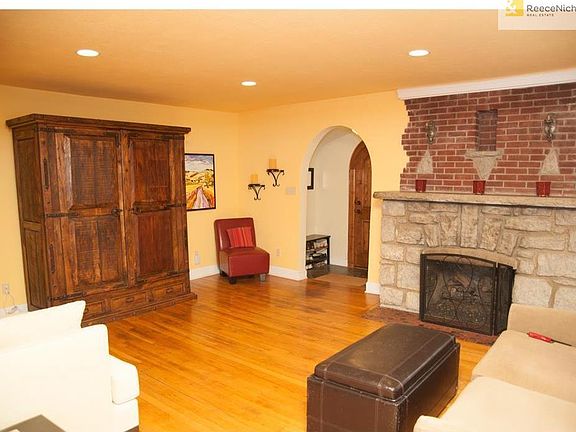 4th image of 4746 Fairmount Ave