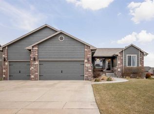 11002 W Hollywood Ct, Wichita, KS 67215