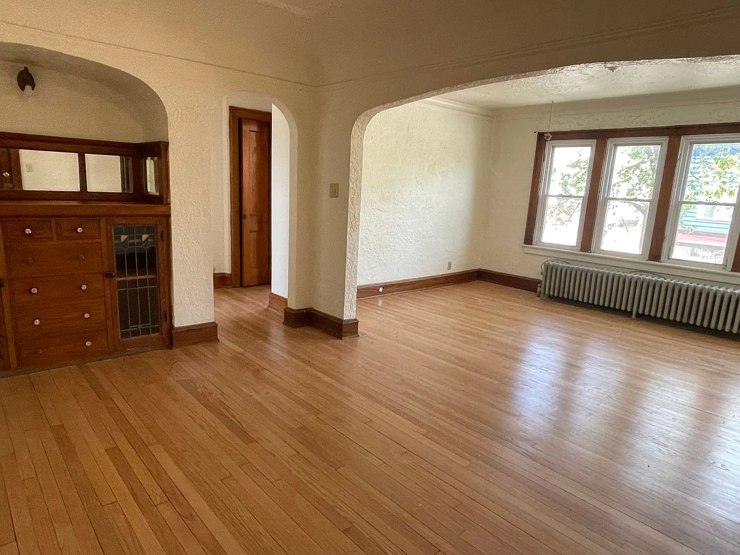 5911 W Burnham St — Photo 2