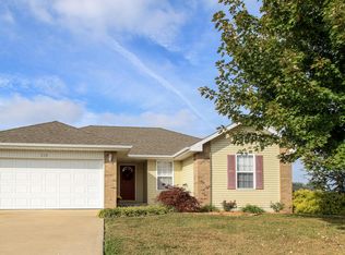 131 E Loyal St, Clever, MO 65631