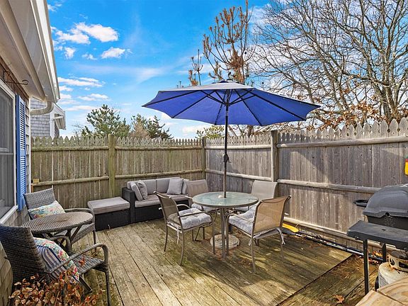 5th image of 174 N Shore Boulevard UNIT 1