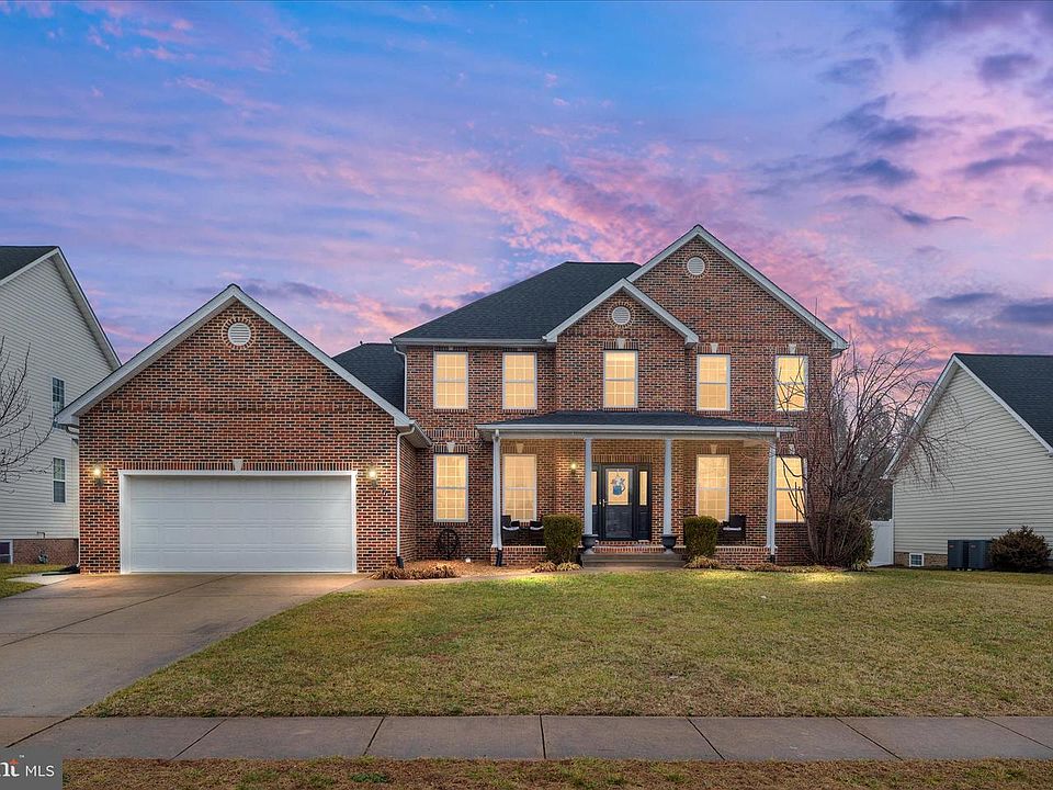 1st image of 105 Barnston Ct