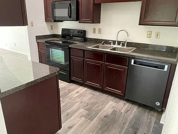 5th image of 2513 Freedom Ln