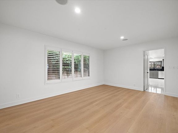 4th image of 157 N Willaman Dr