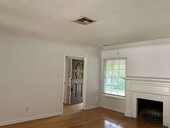 3rd image of 465 Buena Vista St #465
