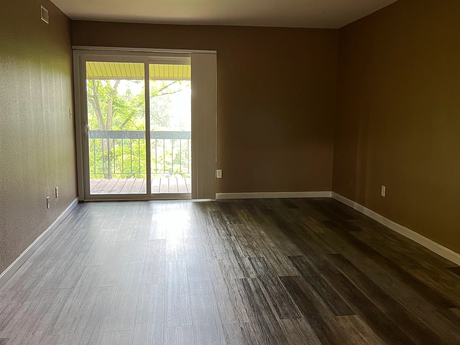 1 bed, 667 sqft, $1,200 — Photo 3