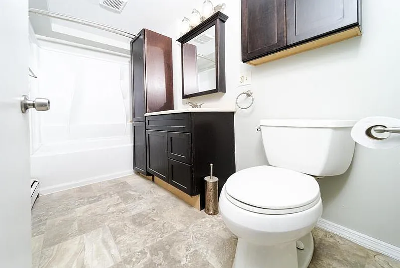 3 bed, 2.0 bath, 1600 sqft, $1,995 — Photo 4