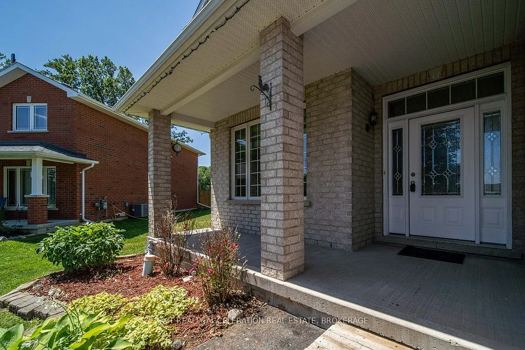 4 bed, $2,900 — Photo 4