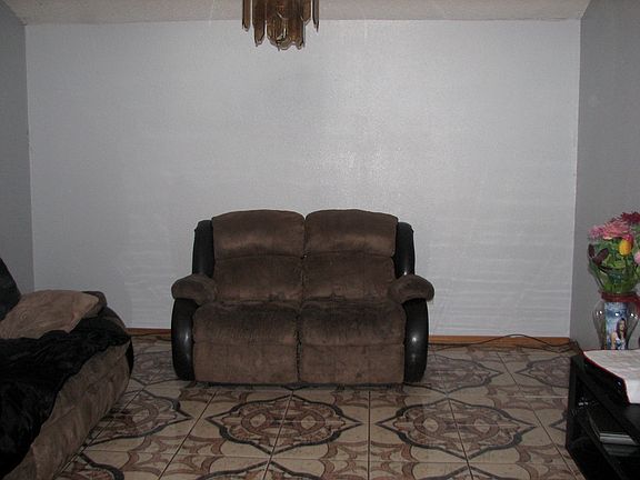 3rd image of 1609 Mulberry Cir