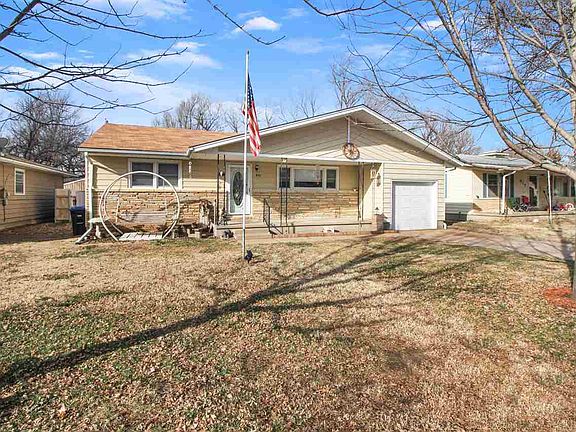 2nd image of 821 Audrey Dr