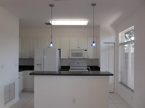 5th image of 11251 NW 57th Ln