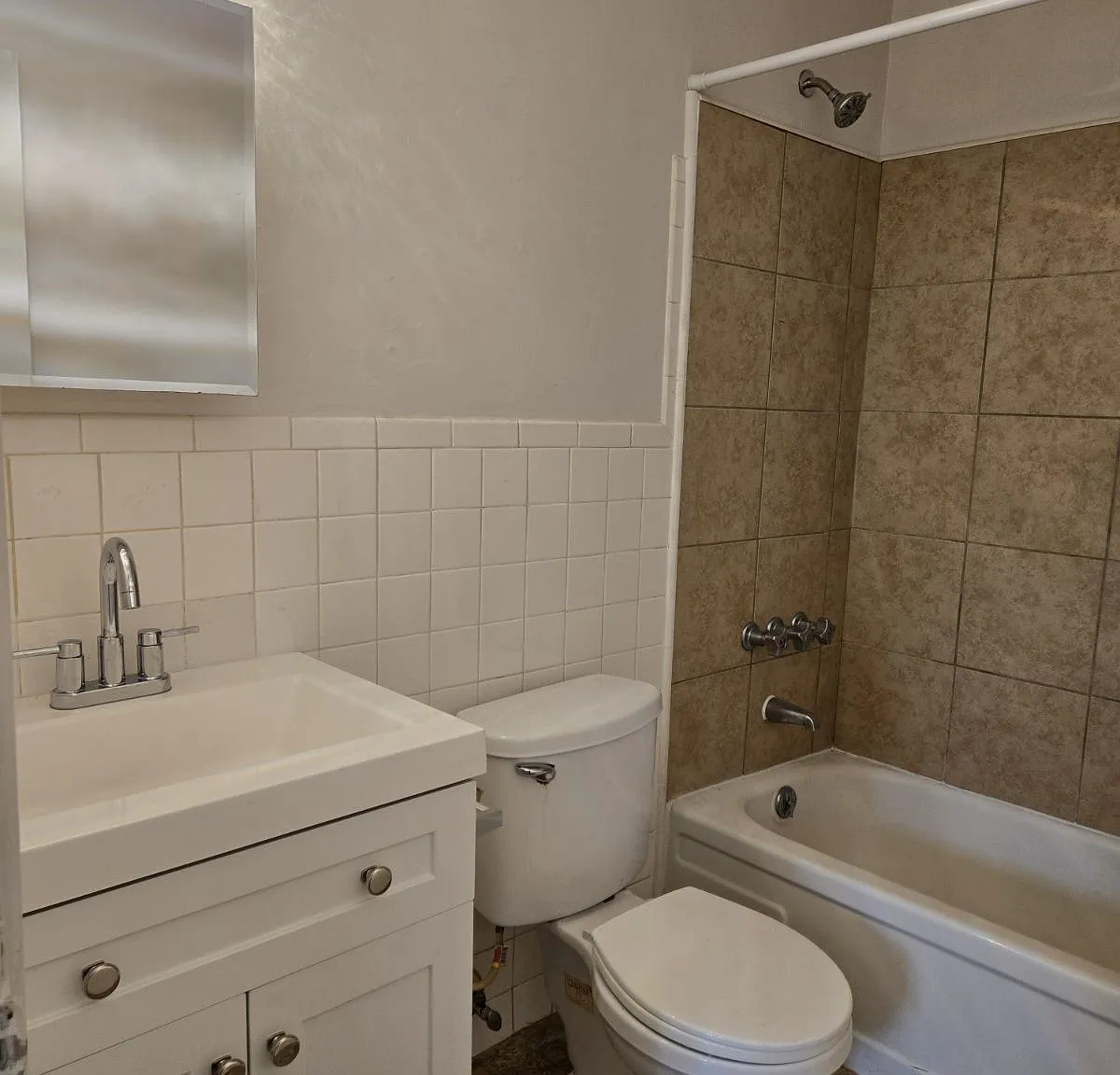 2840 Saint Charles Ave — Photo 2