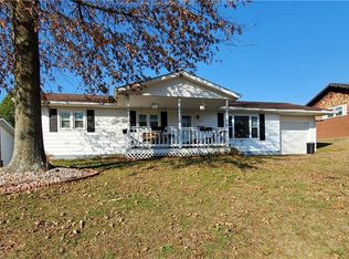 707 Flinn Ave, Ravenswood, WV 26164