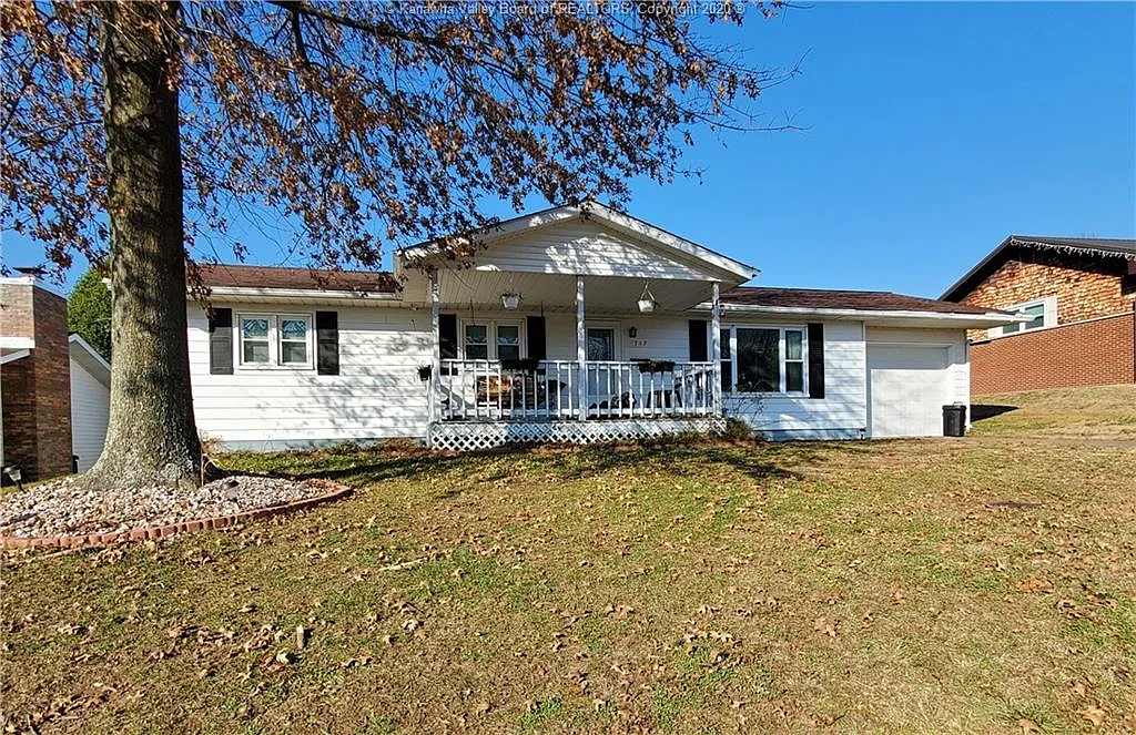 707 Flinn Ave photo 1
