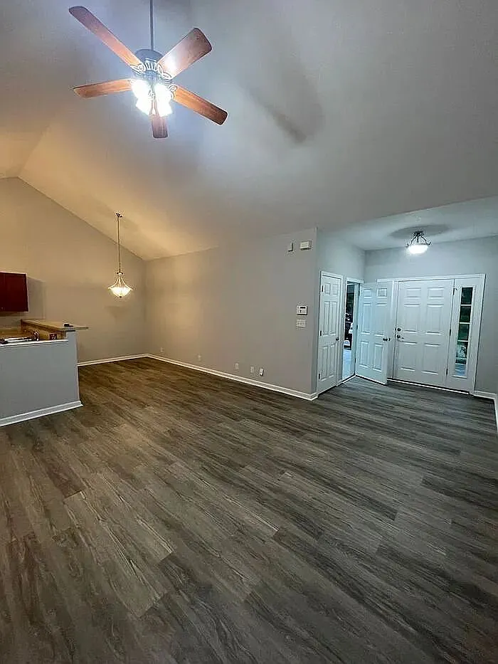 3 bed, 1480 sqft, $1,967 — Photo 2