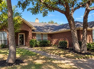 1249 Cross Creek Dr, Kennedale, TX 76060
