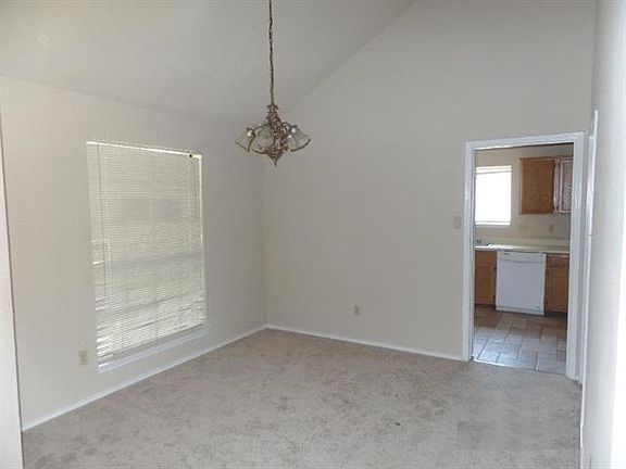 3rd image of 3902 Knights Bridge Dr