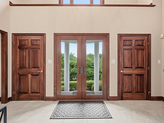 5th image of 119 Laurel Oak Dr