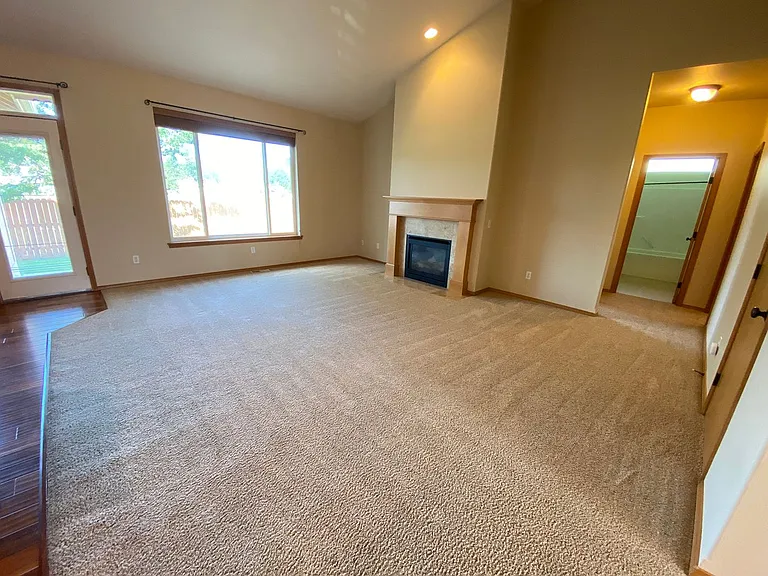 2405 N Lilac Way — Photo 14