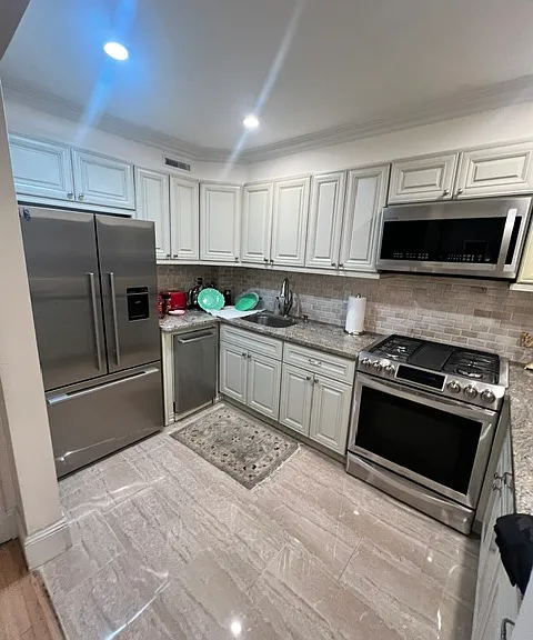 312 W 77th St #2F — Photo 10