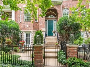 858 Shandrew Dr #405, Naperville, IL 60540