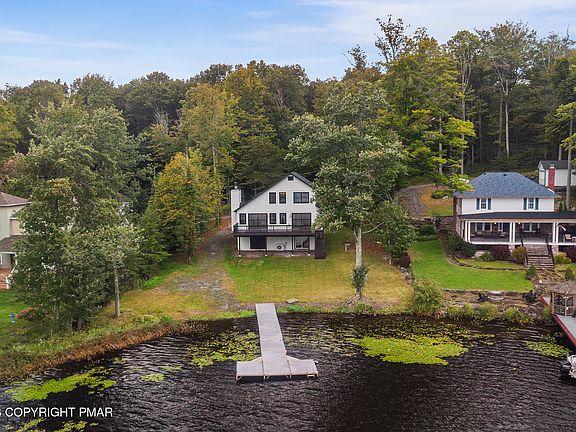 2nd image of 111 E Island Ln