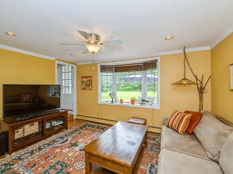 102 Hand Ln — Photo 13