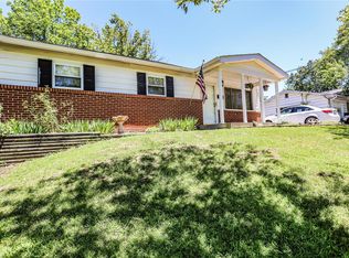 1816 Rainbow Dr, High Ridge, MO 63049