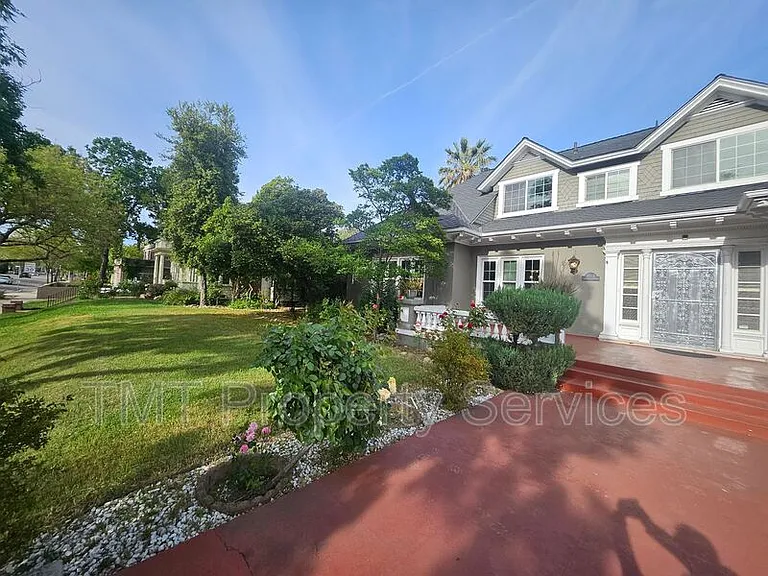 1214 N Pershing Ave — Photo 11