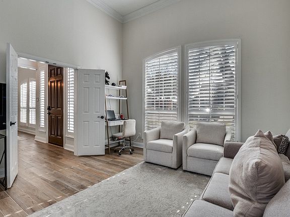 5th image of 6637 Oakmont Ct