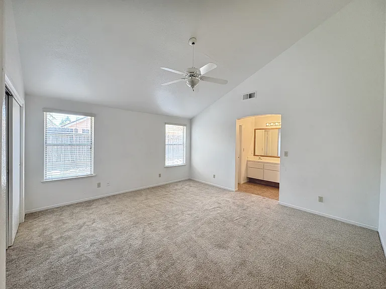 2101 E Pinedale Ave — Photo 18